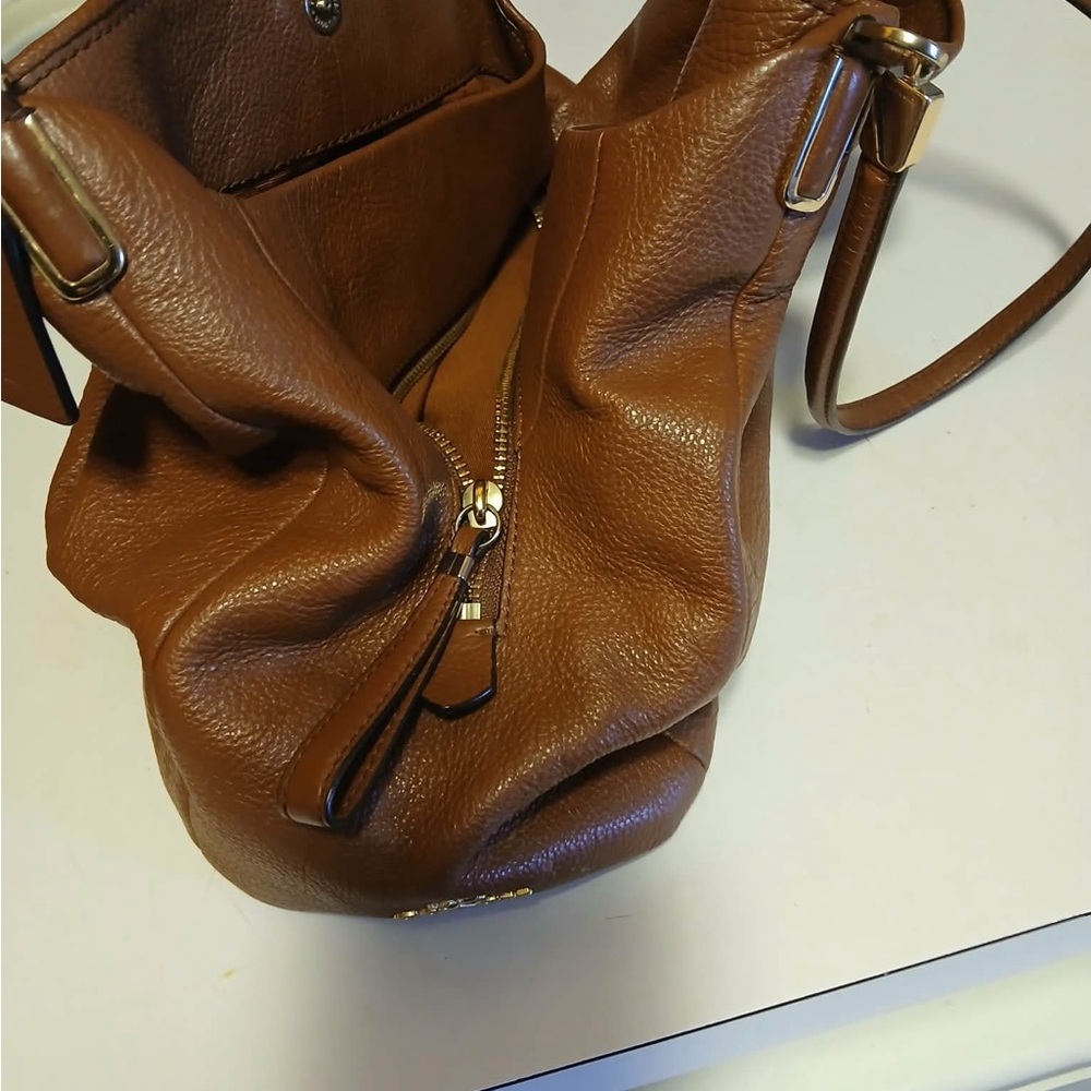 Elegant Brown Leather Shoulder Bag